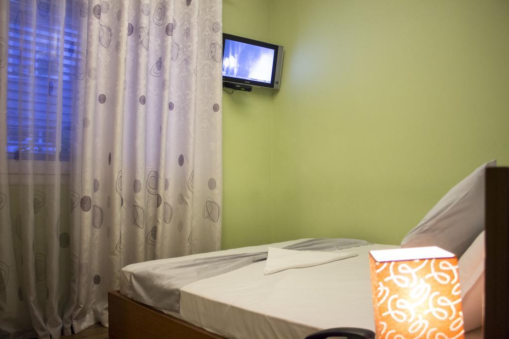 Hotel Bylis Tirana Kültér fotó