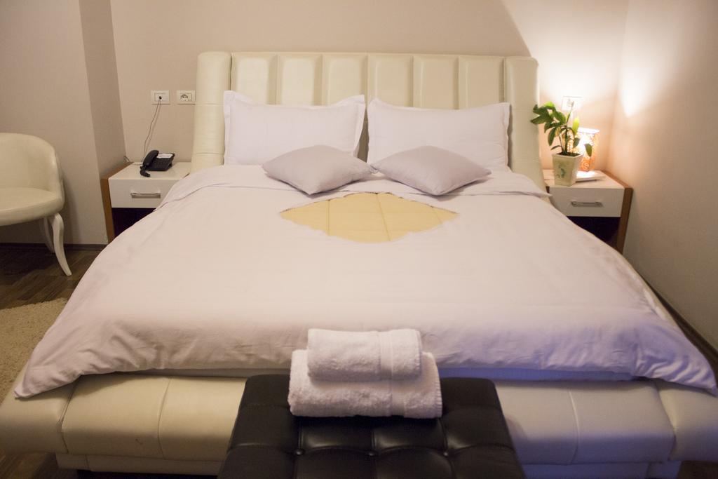 Hotel Bylis Tirana Kültér fotó