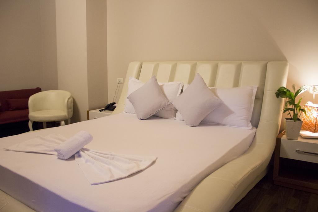 Hotel Bylis Tirana Kültér fotó