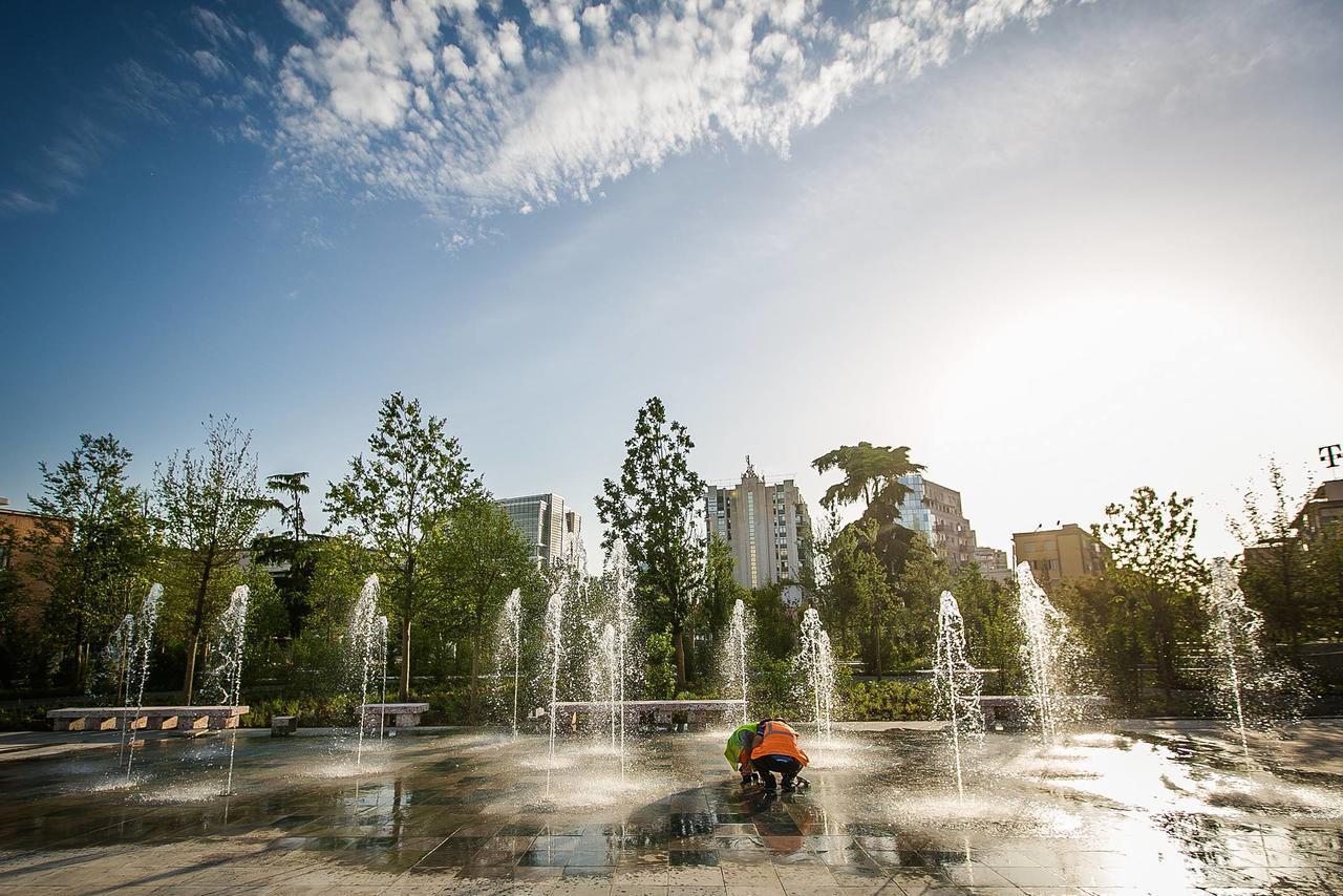 Hotel Bylis Tirana Kültér fotó