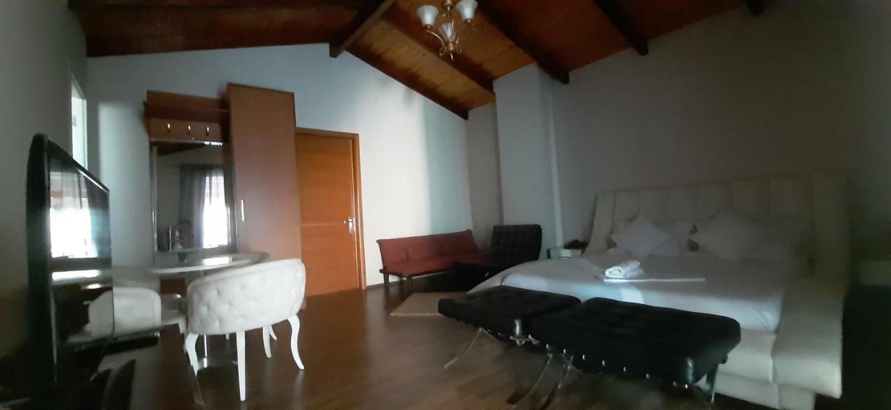 Hotel Bylis Tirana Kültér fotó