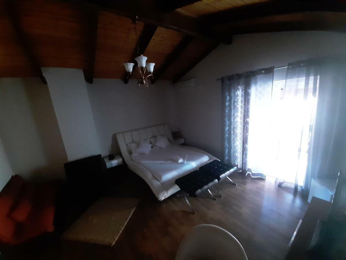Hotel Bylis Tirana Kültér fotó