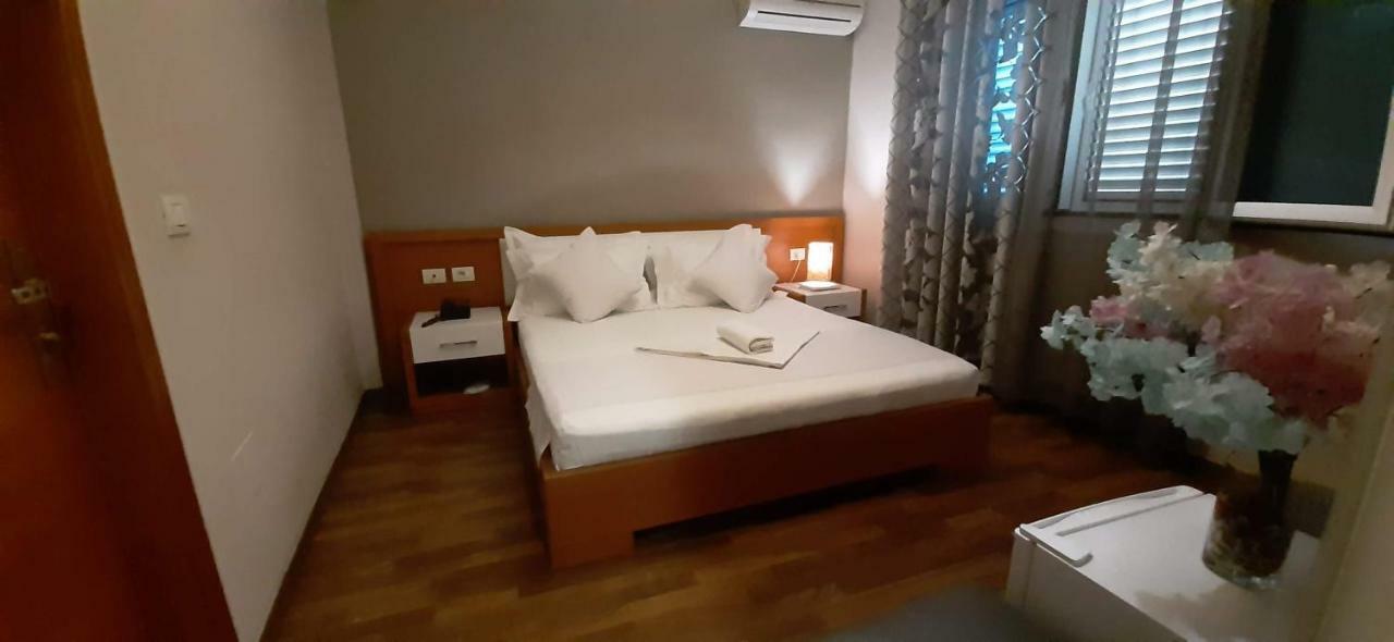Hotel Bylis Tirana Kültér fotó