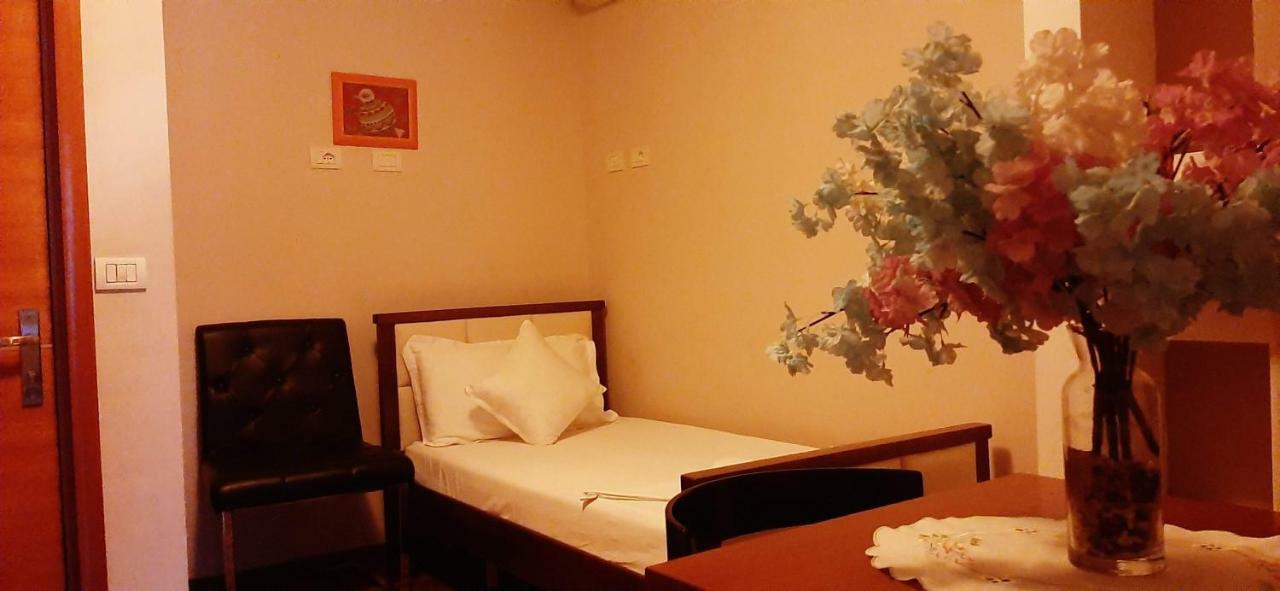 Hotel Bylis Tirana Kültér fotó