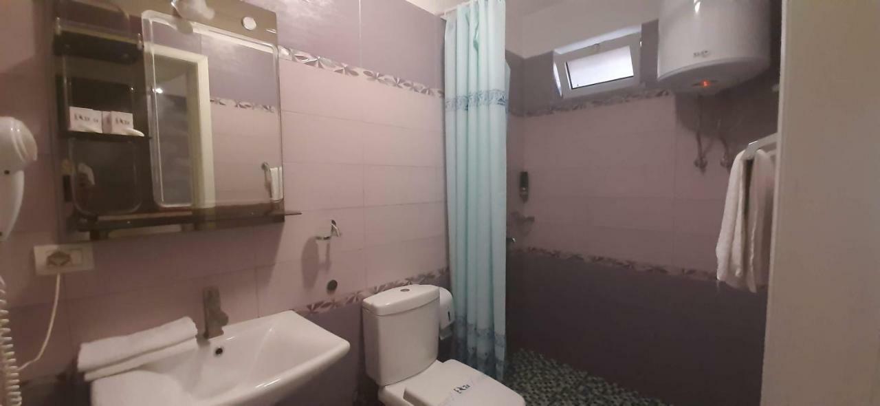 Hotel Bylis Tirana Kültér fotó