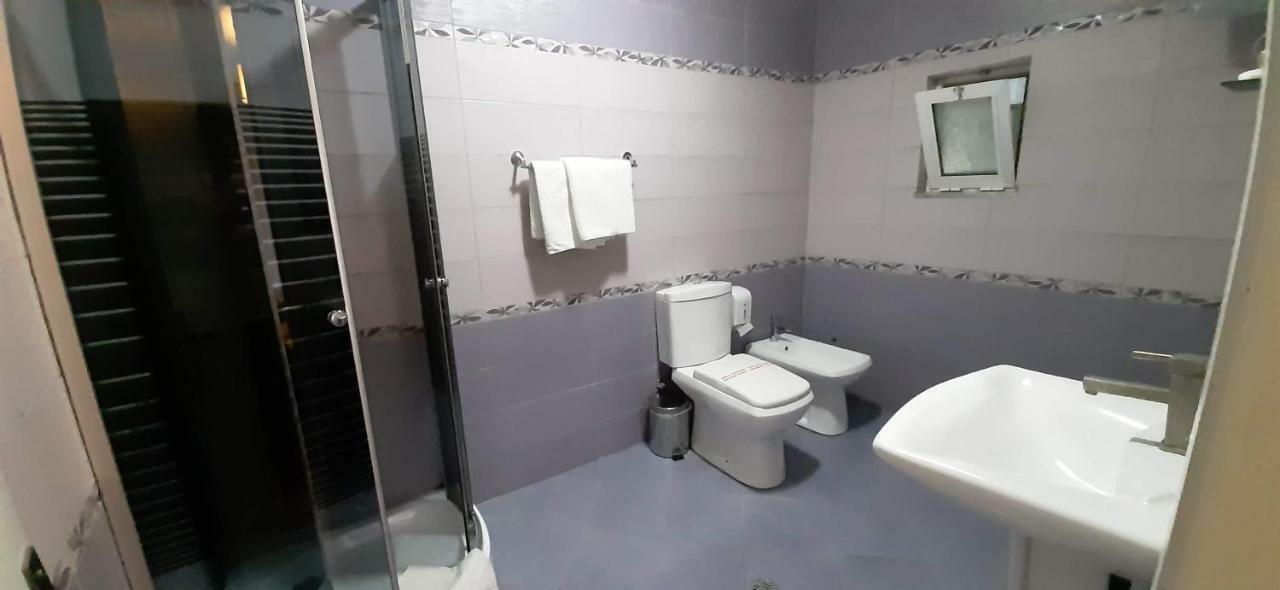 Hotel Bylis Tirana Kültér fotó